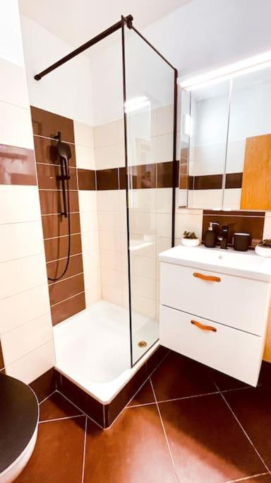 Moderny Apartman S Parkovanim Pozsony Kültér fotó