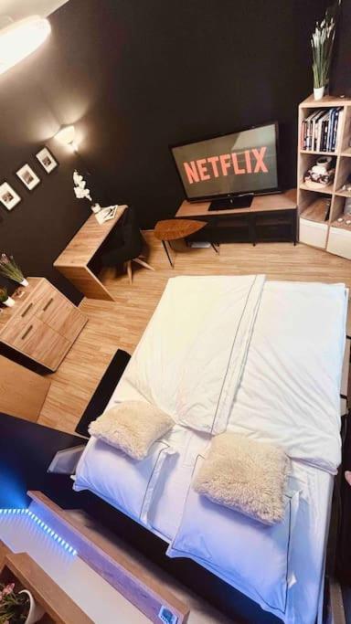 Moderny Apartman S Parkovanim Pozsony Kültér fotó