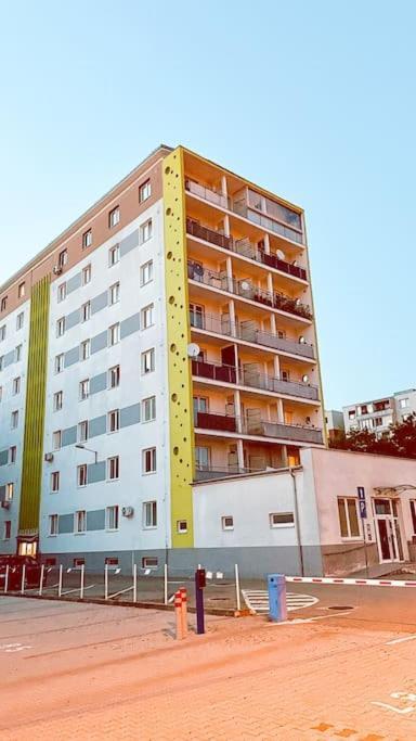 Moderny Apartman S Parkovanim Pozsony Kültér fotó