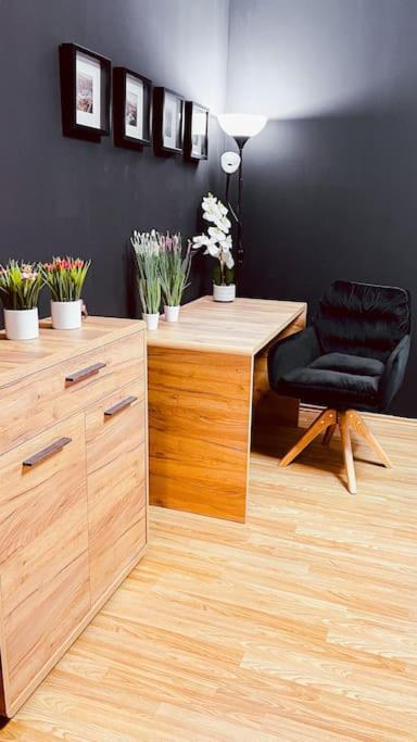 Moderny Apartman S Parkovanim Pozsony Kültér fotó