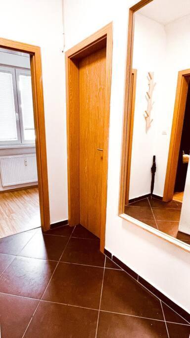 Moderny Apartman S Parkovanim Pozsony Kültér fotó