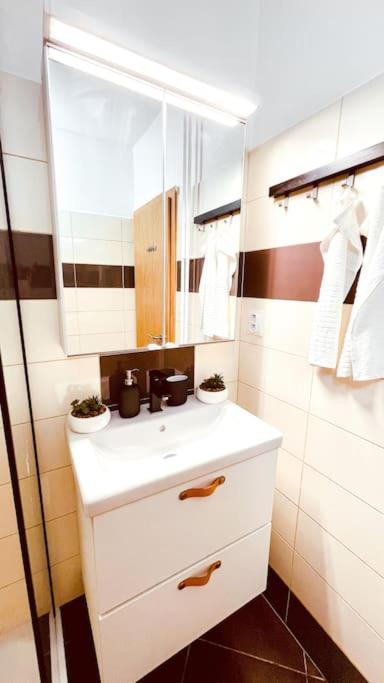 Moderny Apartman S Parkovanim Pozsony Kültér fotó