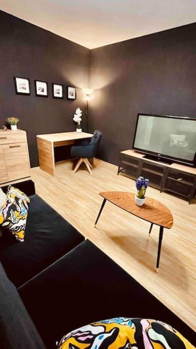 Moderny Apartman S Parkovanim Pozsony Kültér fotó